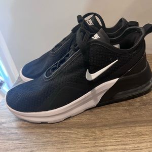 Nike Women’s Air Max Motion 2